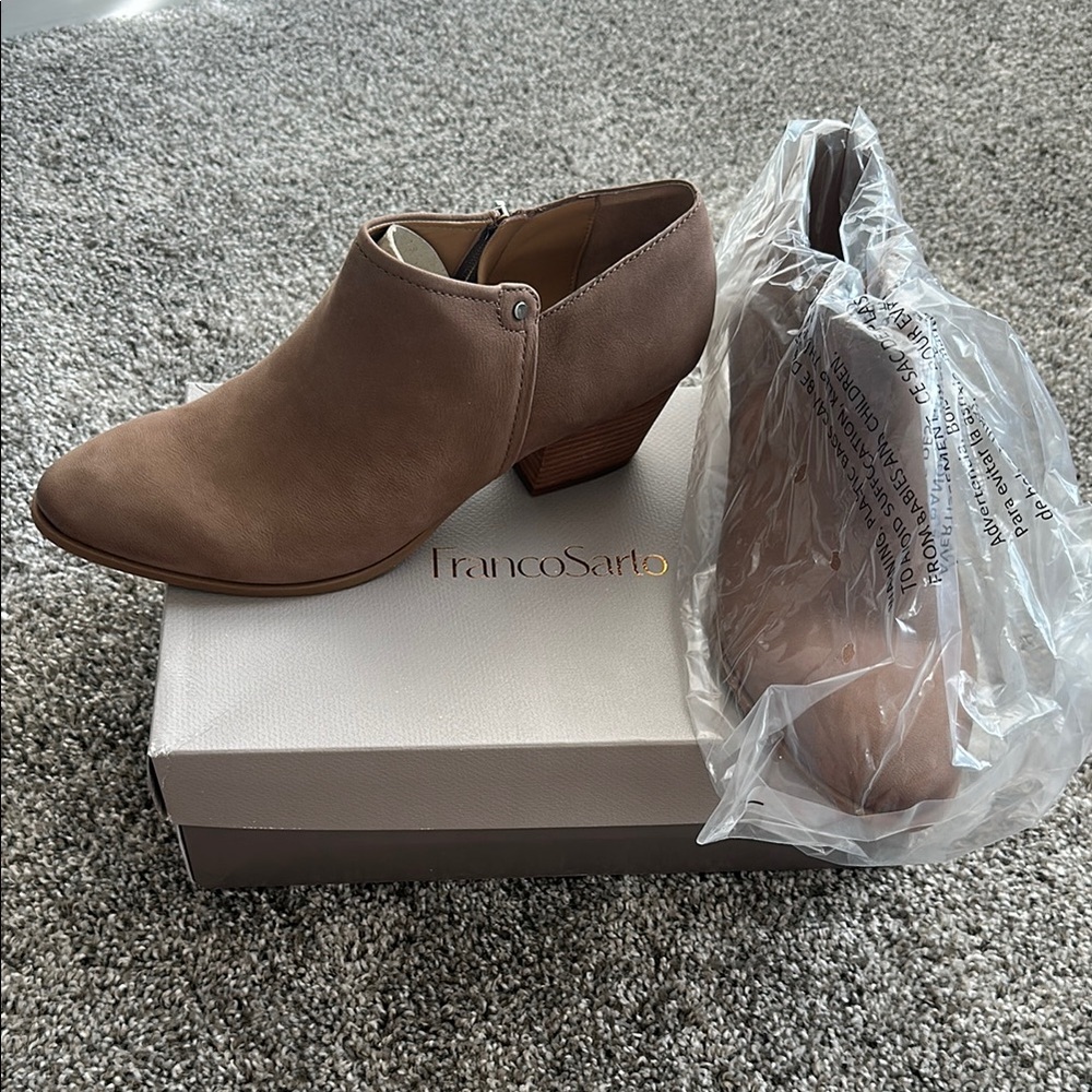 Franco Sarto Women's Ricki mushroom Brown Ankle Booties NEW IN BOX SZ 9.5